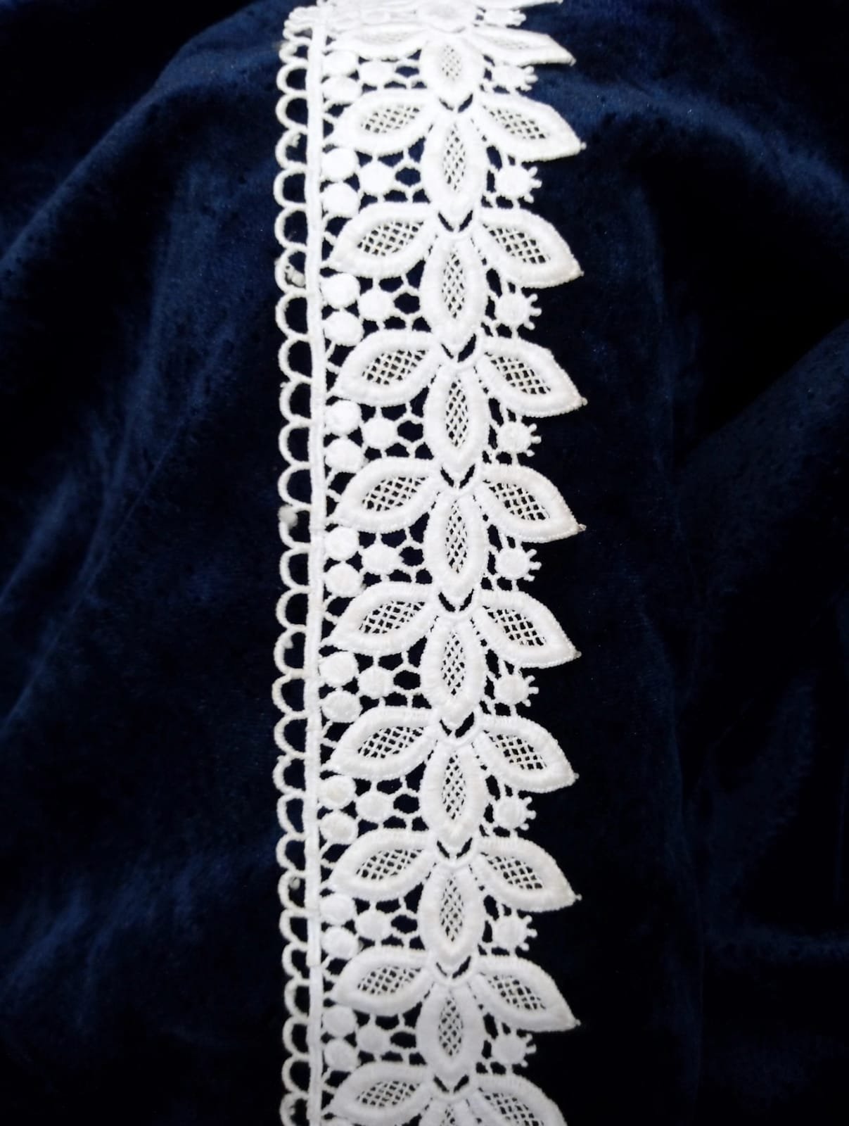 Premium White Leaf Motif Cutwork Lace