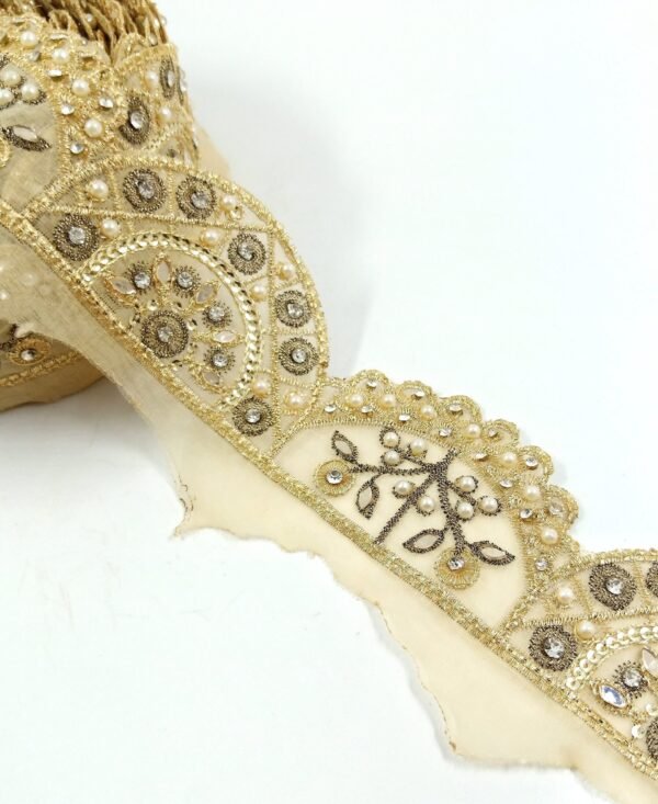 IMG_20260623_075628_709-01.jpg Golden color fancy scallop cutwork lace