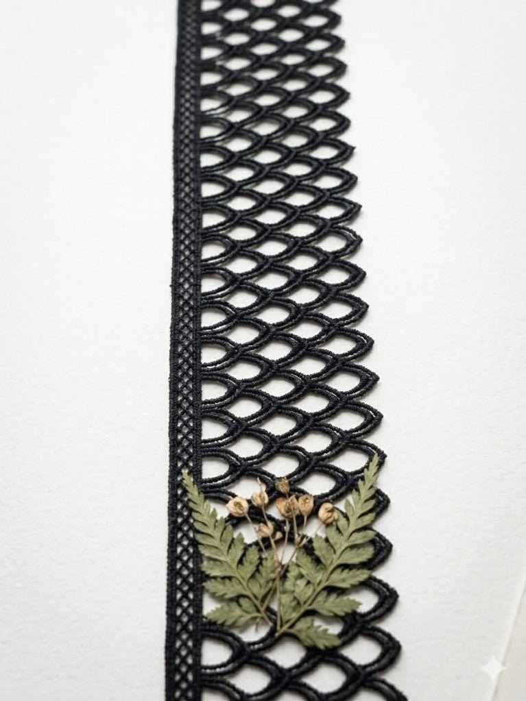 c6826f83-a8b8-44dc-b2e4-440b993a4cf6.jpg Modern Black Fishscale Netting Embroidered milky Lace Trim